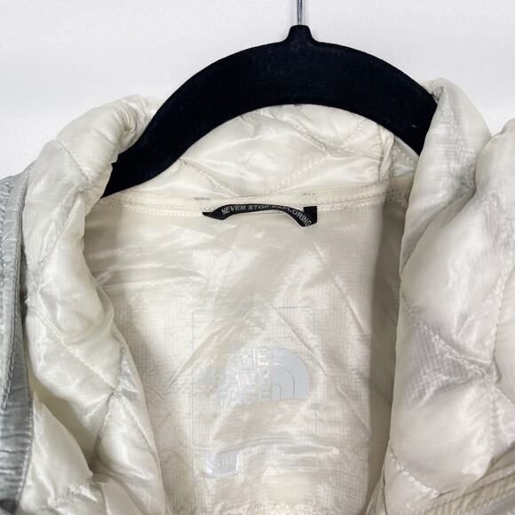 The North Face Womens Small Light Gray Thermoball Hooded Full Zip Jacket Quilted - Picture 8 of 13